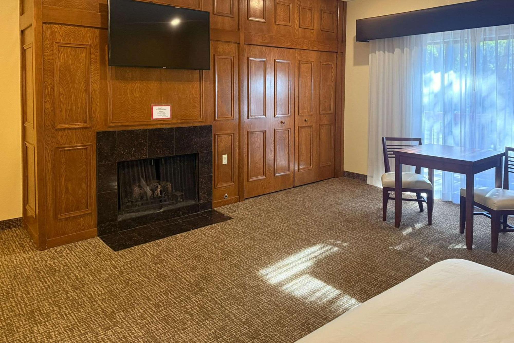 Comfort Inn Monterey Peninsula Airport Exterior foto
